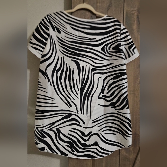 LAFAYETTE 148 Newyork 100% silk Shari ShortSleeve Zebra-Print Top Black/White. M - Picture 14 of 16